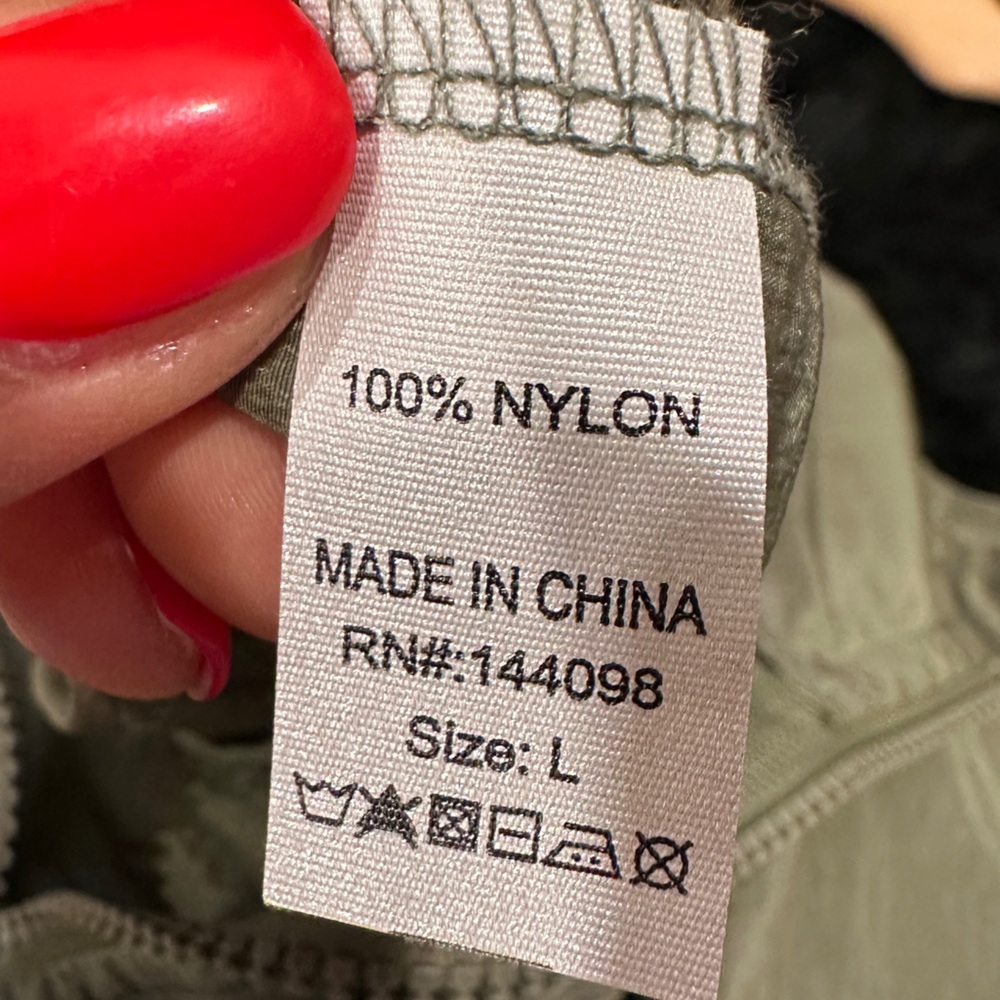 Green Nylon Windbreaker Jacket With Ruched Sleeves Vital Life Size Large - Picture 9 of 9